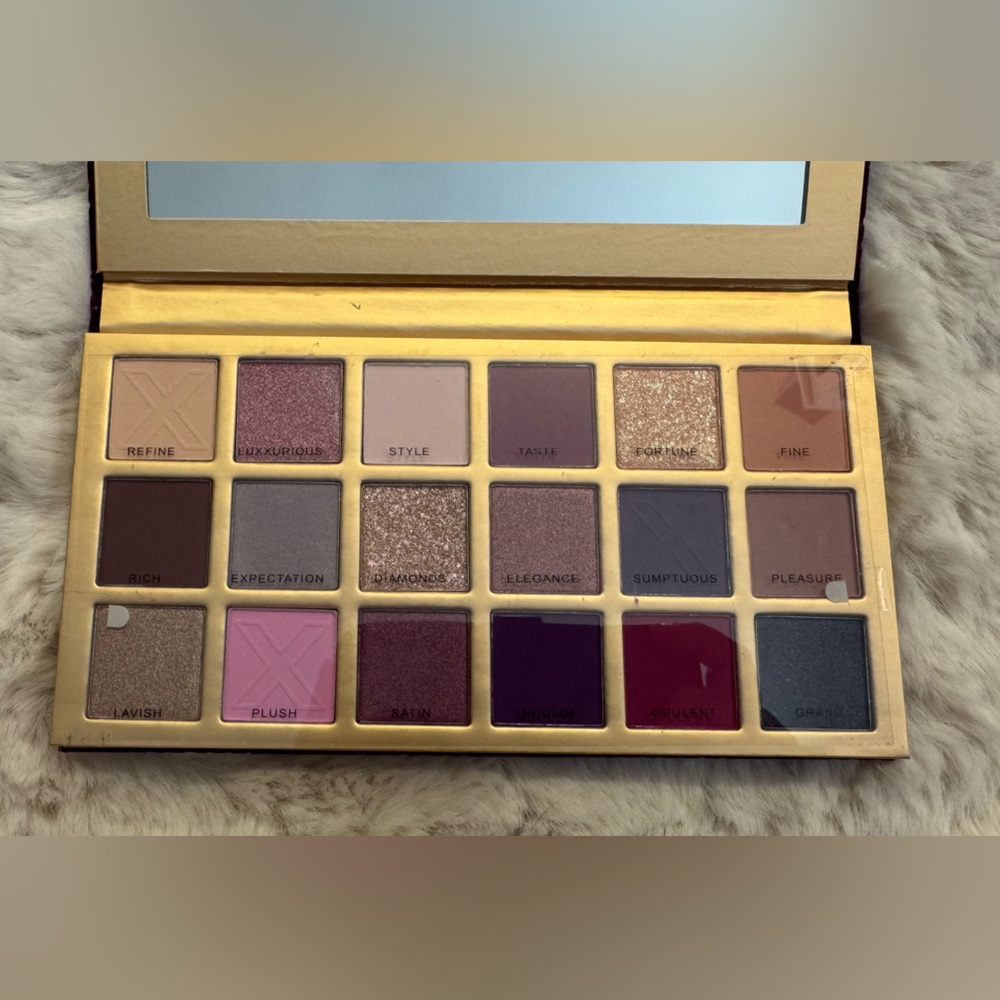 Makeup Revolution Decadent Luxx palette